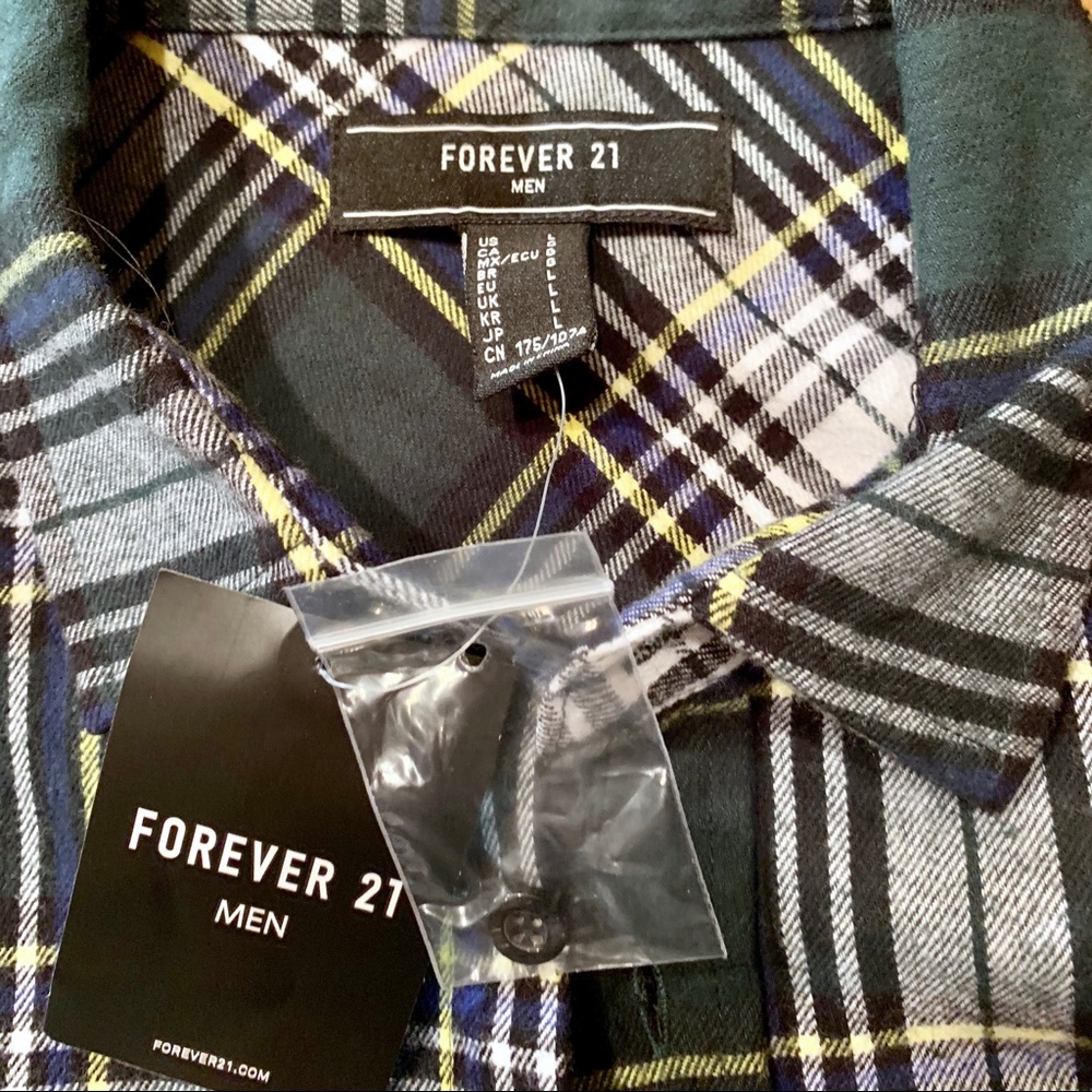 NWT- Men’s Plaid Flannel Shirt - Picture 5 of 8
